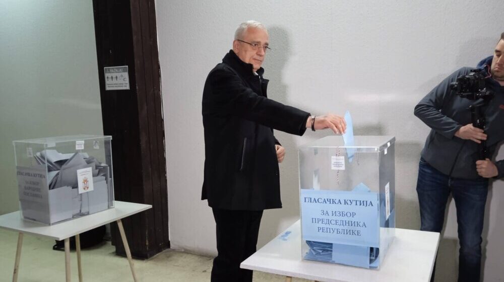 Subotica: Pravo glasa iskoristili brojni političari 1