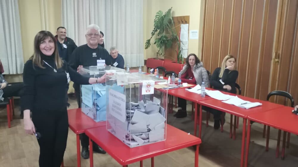 U Šapcu je u toku prebrojavanje listića i pisanje zapisnika 1