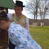 Stigli momci da vodom polivaju devojke: Stari bunjevački običaji ili Vodeni ponedeljak na subotičkom salašu 1