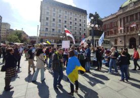 Građani na Trgu republike u Beogradu pozvali na mir i prestanak rata u Ukrajini (VIDEO) 8