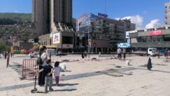 trg užice U toku zamena ploča na Trgu partizana u Užicu 3