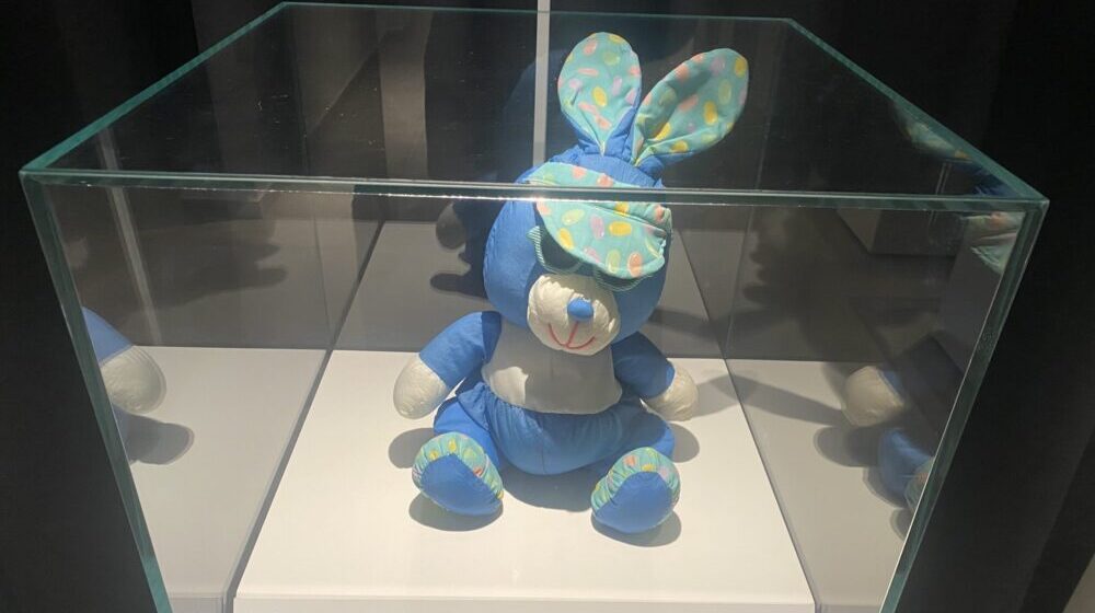 Detinjstvo koje je prekinuo rat: Kapa sa rupom od gelera, krvava majica, očevo pismo, bratova vojna cipela… 1