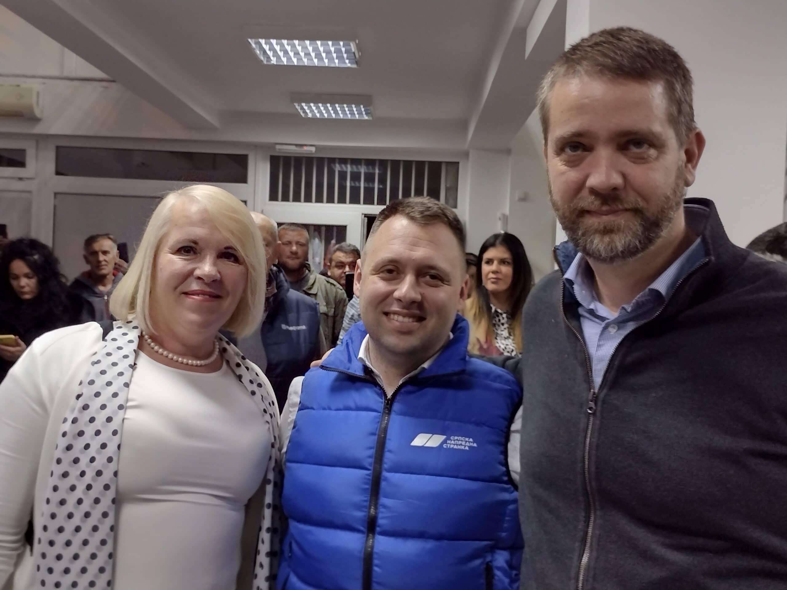 Kragujevac u post izbornoj noći: SNS slavi uz trubače, opozicija „dobar temelj” za naredne izbore 4