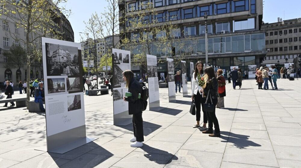 Otvorena izložba starih fotografija Beograda na Trgu republike 1