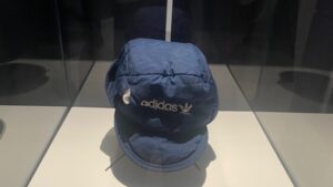 Detinjstvo koje je prekinuo rat: Kapa sa rupom od gelera, krvava majica, očevo pismo, bratova vojna cipela… 2 Detinjstvo koje je prekinuo rat: Kapa sa rupom od gelera, krvava majica, očevo pismo, bratova vojna cipela… 2