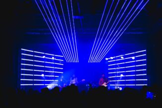 LiveProduction 1 Nesvakidašnji audio-vizuelni performans KOIKOI benda u Domu omladine 2