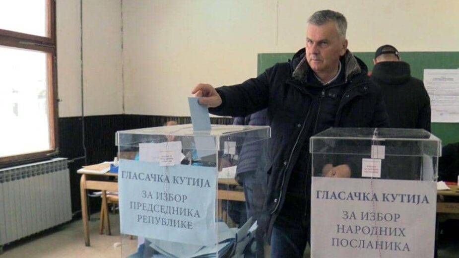 IZBORI UŽIVO: Vučić objavio pobedu na predsedničkim izborima, SNS ima većinu u parlamentu 22