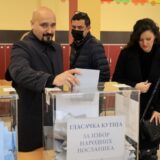 U Kragujevcu do 14 sati izašla gotovo tećina birača, glasali i vlast i opozicija 12