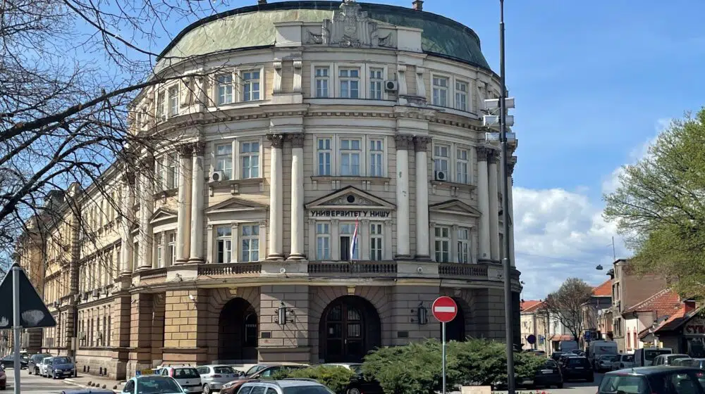 Školarine na Univerzitetu u Nišu ostaju iste iako su prestonički fakulteti tražili da studiranje bude za 10 odsto skuplje 1