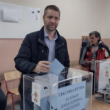 U Kragujevcu do podne izašlo skoro 20 odsto birača, glasao i gradonačelnik Dašić 15
