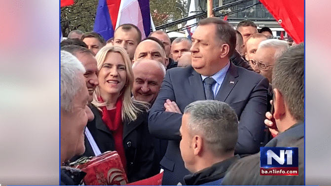 Dodik plaćao harmonikaša koji je svirao pesmu u kojoj se preti ubistvom Šmita 1