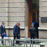 Završen sastanak pijačnih prodavaca i Vučića: "Doza optimizma veća nakon razgovora" 14