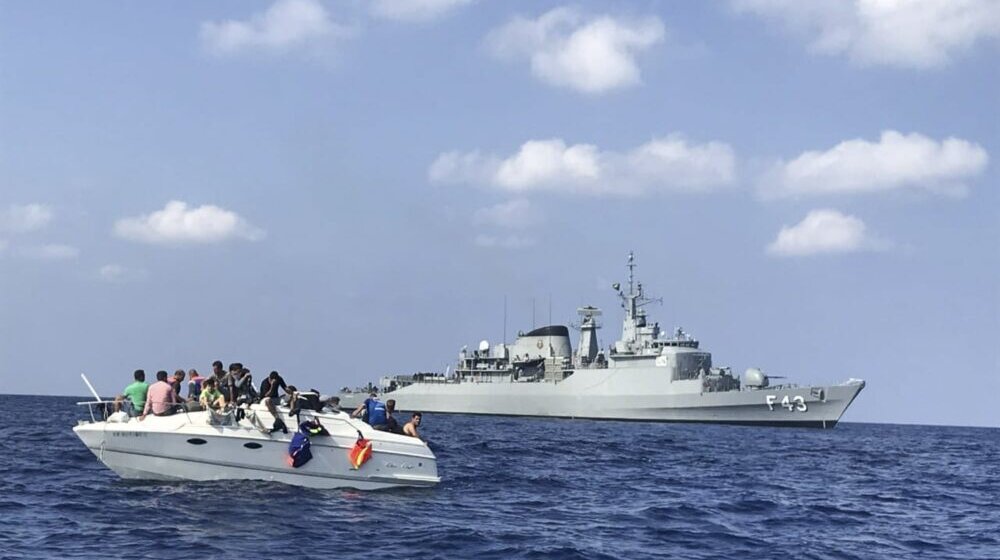 Južno od grčkog ostrva Krit otkriven drveni brod sa 74 migranta 1