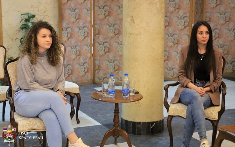 Kragujevac: Grad sa najboljim studentima Univerziteta potpisao ugovore o stručnoj praksi 1