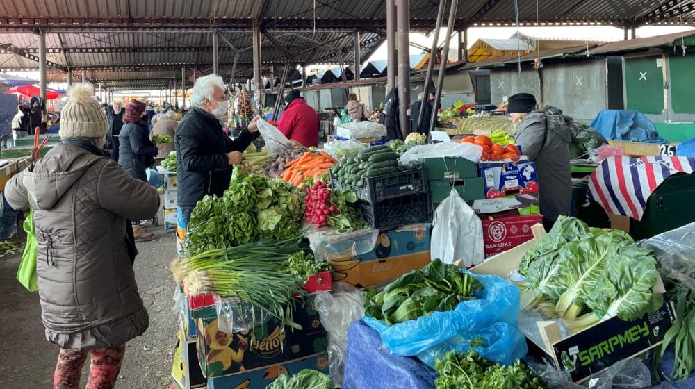 Zatvorene tezge i na pijaci u Nišu u znak protesta zbog fiskalizaciji 1