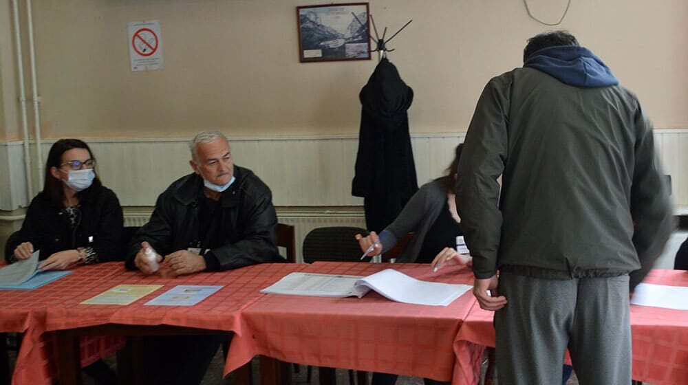 Prvi rezultati liste Ujedinjeni za pobedu Srbije: Vučić 54, a Ponoš 21 odsto glasova Užičana 1