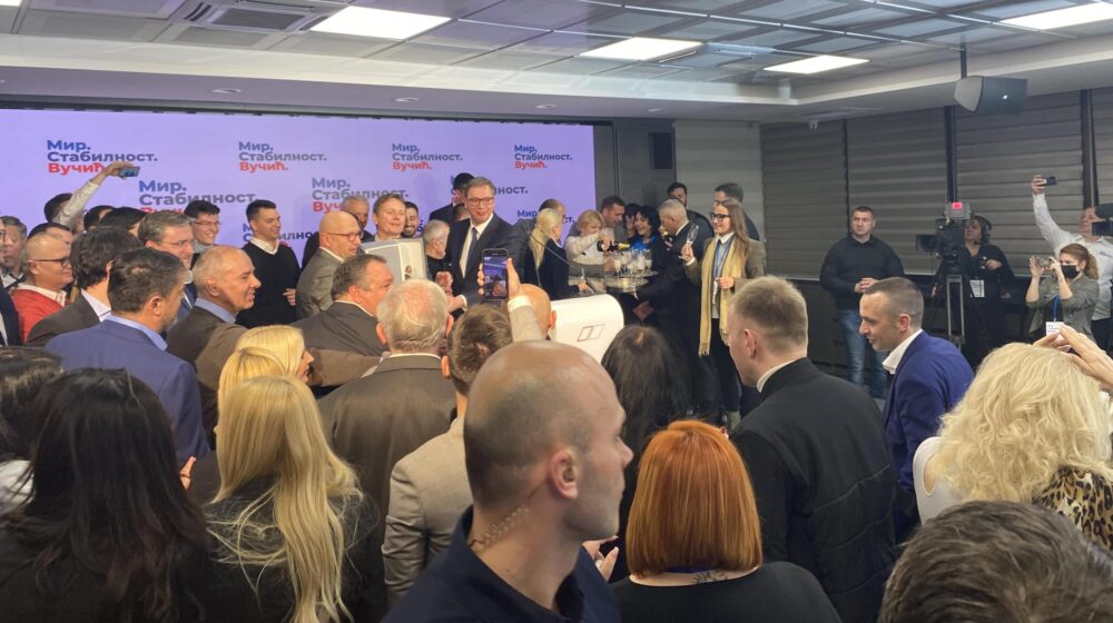 IZBORI UŽIVO: Vučić objavio pobedu na predsedničkim izborima, SNS ima većinu u parlamentu 1