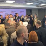 IZBORI UŽIVO: Vučić objavio pobedu na predsedničkim izborima, SNS ima većinu u parlamentu 15
