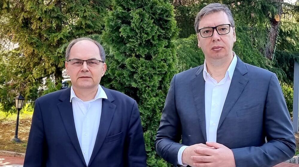 “Šmit će predati državne vojne lokacije RS-u, detalje potvrđuje sa Vučićem u Beogradu” 1