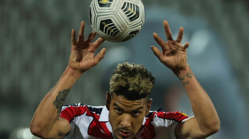 Menadžeri od večitih zaradili dva miliona evra 1