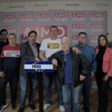 Žujović (Ajmo Ljudi) u majici Beogradskog sindikata poručio "Čuvaj se, Mariću" 13