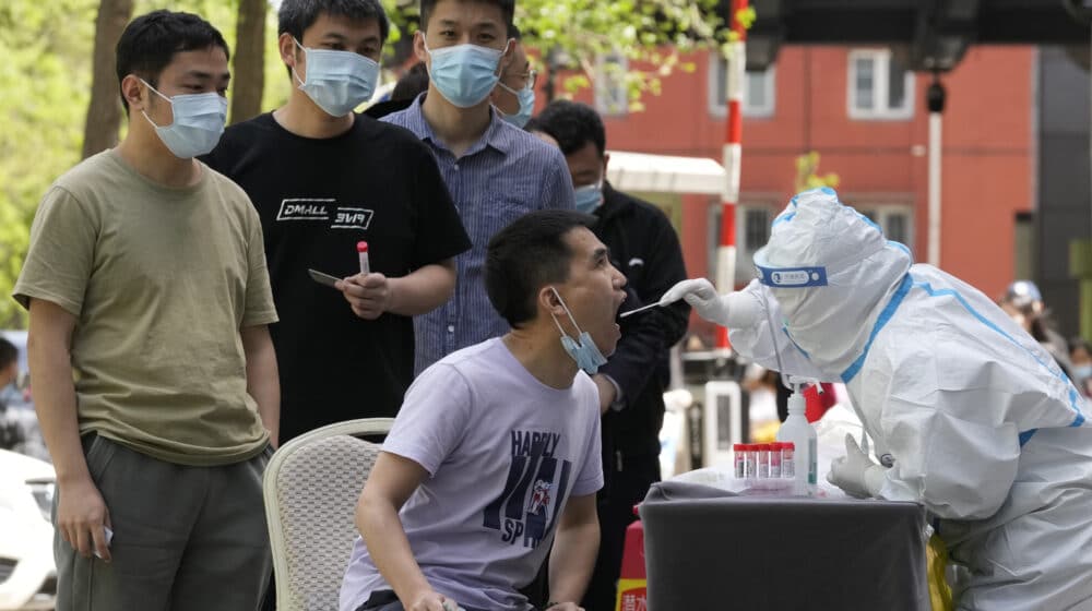 U Pekingu masovno testiranje na korona virus i zaključavanje pojedinih naselja 1