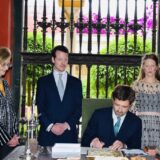 Princ Petar saopštio da je abdicirao u korist brata Filipa 12