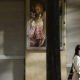 Portugal ukinuo obavezno nošenje maski unutra 11