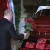 Putin na sahrani lidera ultradesničarske partije iz Rusije Vladimira Žirinovskog 2