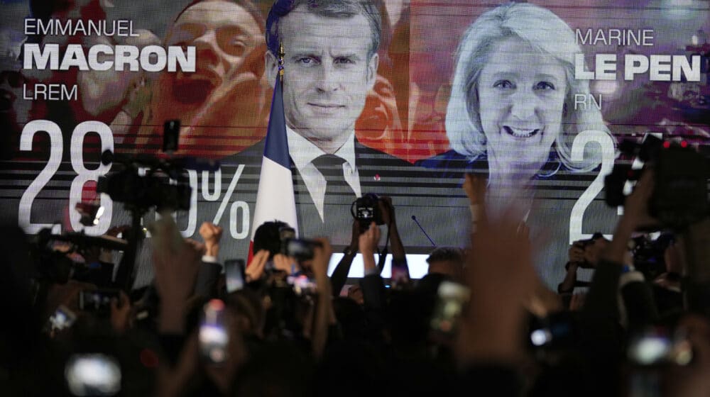 U drugi krug idu Makron i Le Pen: Prve procene nakon zatvaranja birališta u Francuskoj 1
