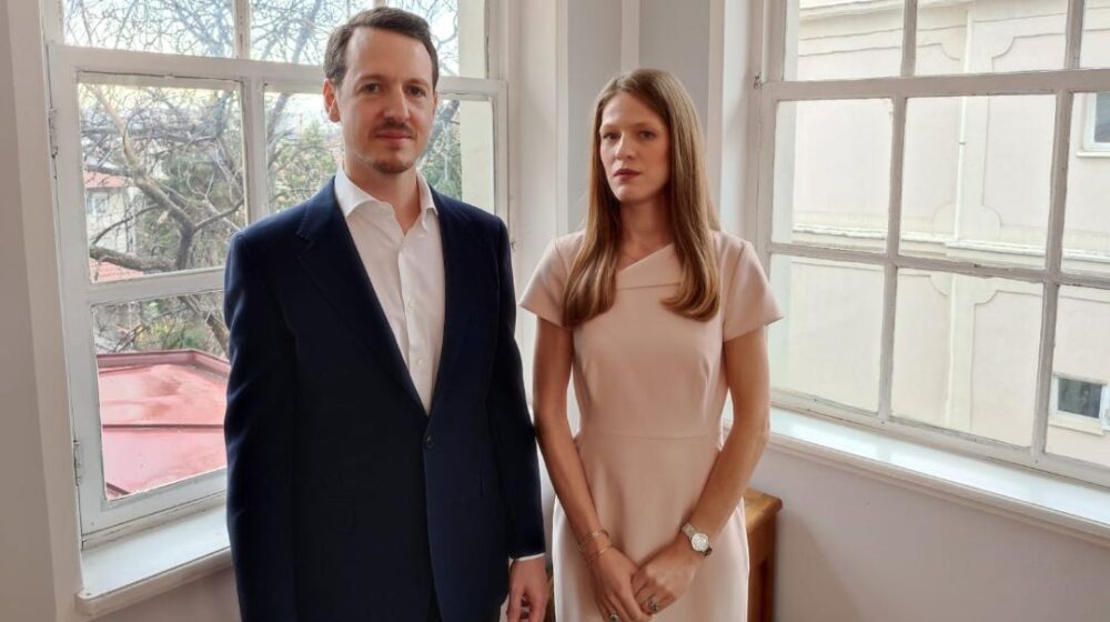 Princ Filip i princeza Danica pozvali da se izađe na izbore 1