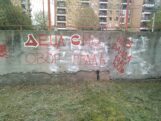 foto, grafit na os mika antic, crvena zvezda 2, foto z. miladinovic Niš: Na zidovima škola i igrališta podrška ruskoj invaziji na Ukrajinu i ratnim zločincima 3