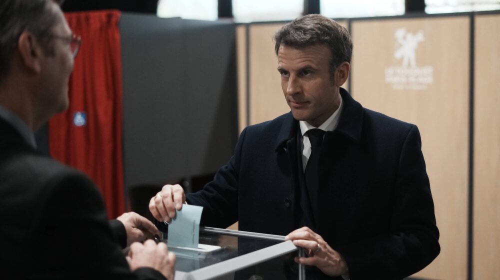 Do podneva glasalo 25,48 odsto birača na predsedničkim izborima u Francuskoj 1