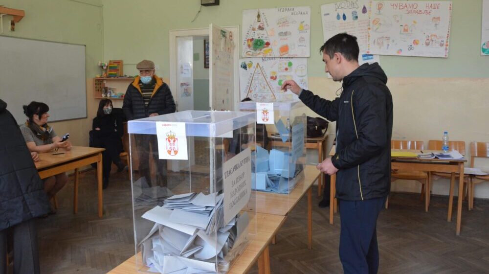 Negotin: Izborni proces teče bez problema, do podneva na posmatranim biračkim mestima izlaznost od 24 do 28 odsto 1