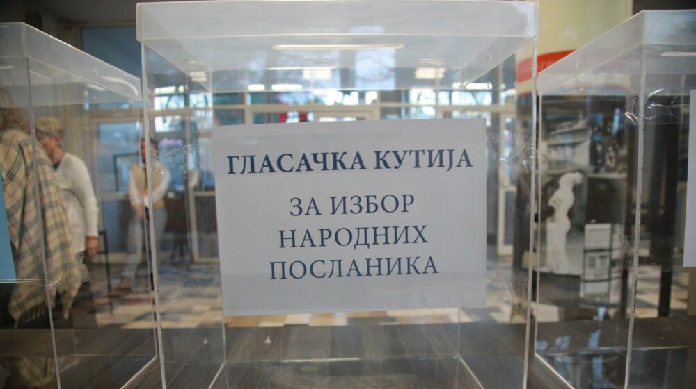 U Pirotu do 18 časova glasalo 56 odsto upisanih birača 1