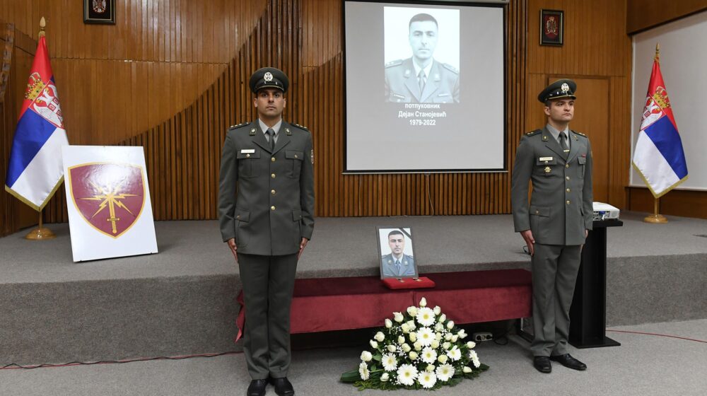 Održana komemoracija potpukovniku Dejanu Stanojeviću koji je poginuo u misiji UN u Kongu 1