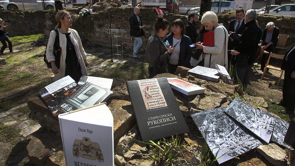Memorijalni centar sa zidom sećanja 1