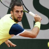 Laslo Đere bez finala 8