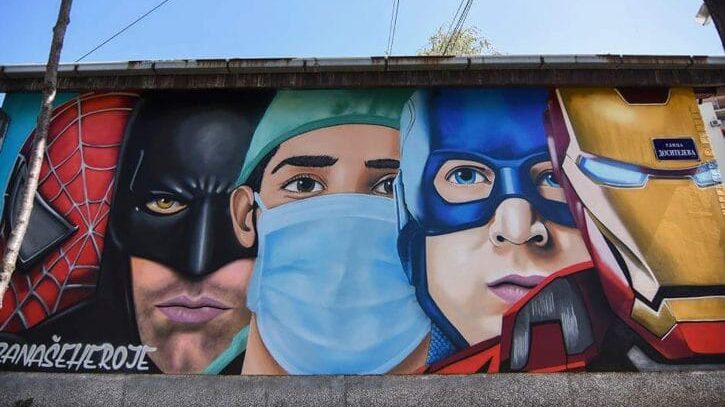 Novi Sad: Prekrečen mural lekara koji se bori protiv pandemije u društvu superheroja 1