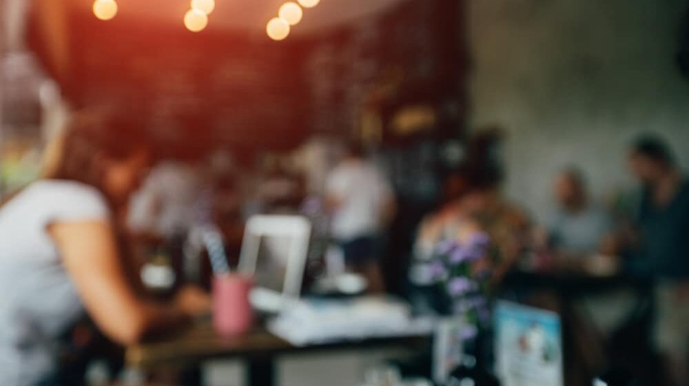 Kafić iz kog nema odlaska dok se posao ne završi: Kako izgleda rad u objektu gde vas teraju da radite? 1