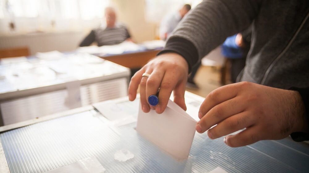 Glasanje građana Kosovske Mitrovice: "Osećamo se kao stranci na svom tlu" (VIDEO) 1