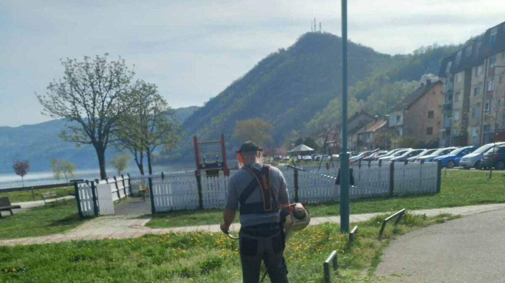 Majdanpek: Novi kontejneri i kante za smeće za komunalna preduzeća 1