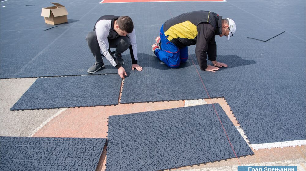 U Zrenjaninu uređen još jedan košarkaški teren, podloga bezbedna za decu 1