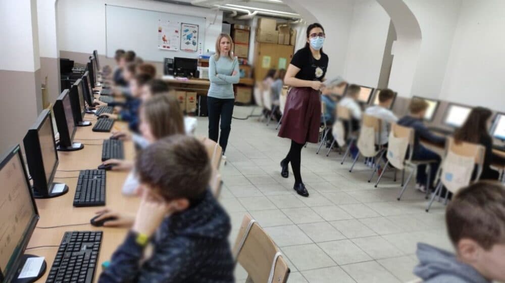 Škole iz Srbije učestvuju u dva međunarodna istraživanja: Na koja pitanja će đaci odgovarati? 1