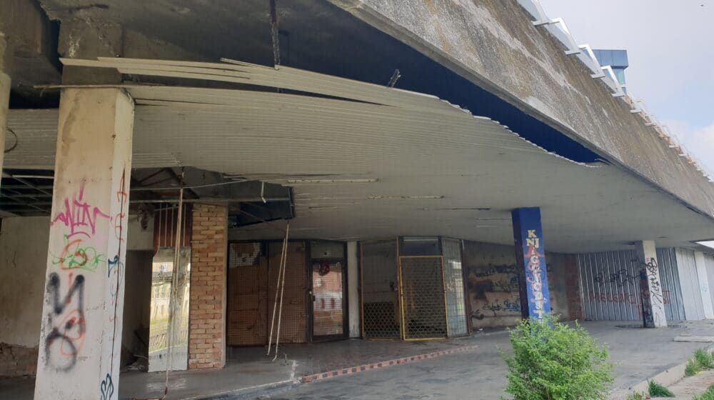 Zrenjanin: Tržni centar strave ispod trga Zorana Đinđića, radi jedino parking 1