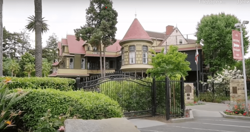 Ukleta kuća u Kaliforniji sa 2.000 vrata i 10.000 prozora privlači turiste 1