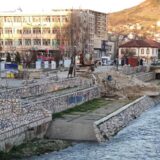 Novi Pazar: Uređuju obalu, a šut bacaju u reku (VIDEO) 12