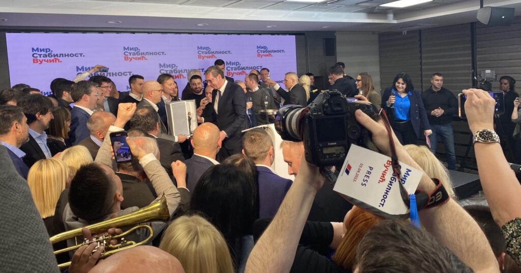 IZBORI UŽIVO: Vučić objavio pobedu na predsedničkim izborima, SNS ima većinu u parlamentu 2