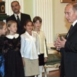 Podrabinek: Rat u Ukrajini prati neviđeni talas totalitarne propagande u ruskim školama 13