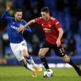 Matić na izlaznim vratima Mančester junajteda 12